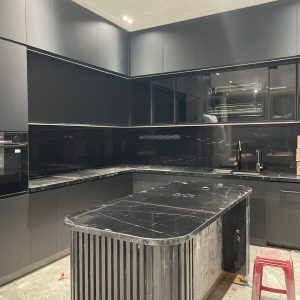 Đá đen tia chớp