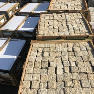 Đá cubic mặt tự nhiên